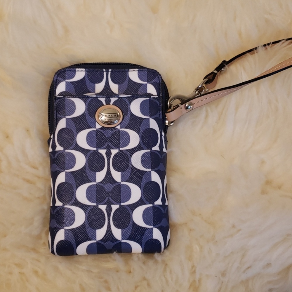 🖤Coach🖤 phone wristlet
